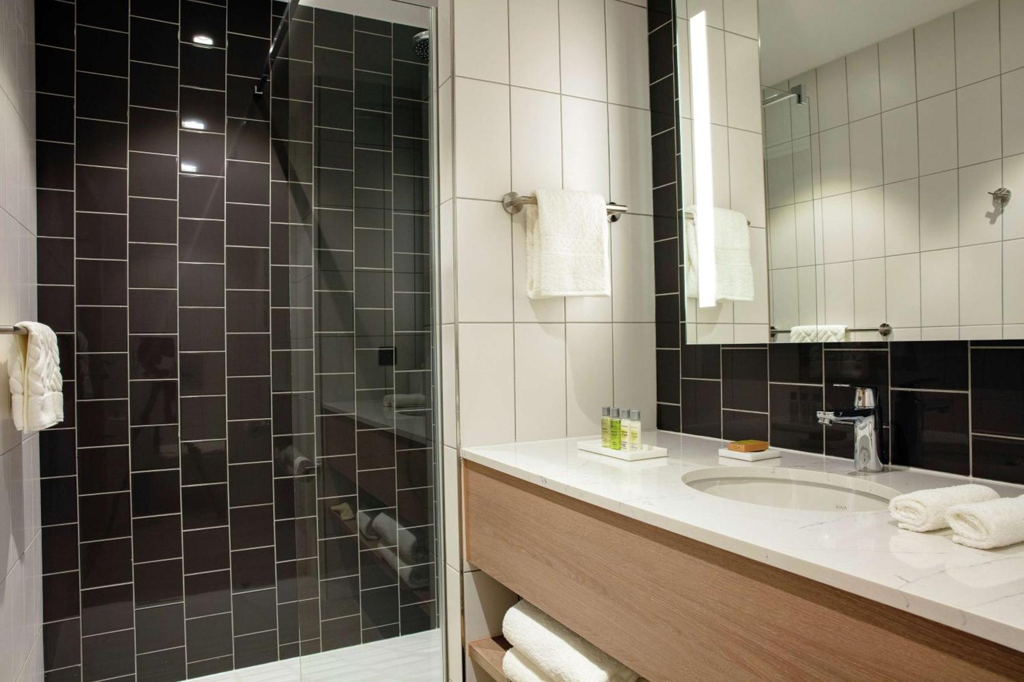 Hilton Garden Inn Paris Orly Airport Rungis Bagian luar foto
