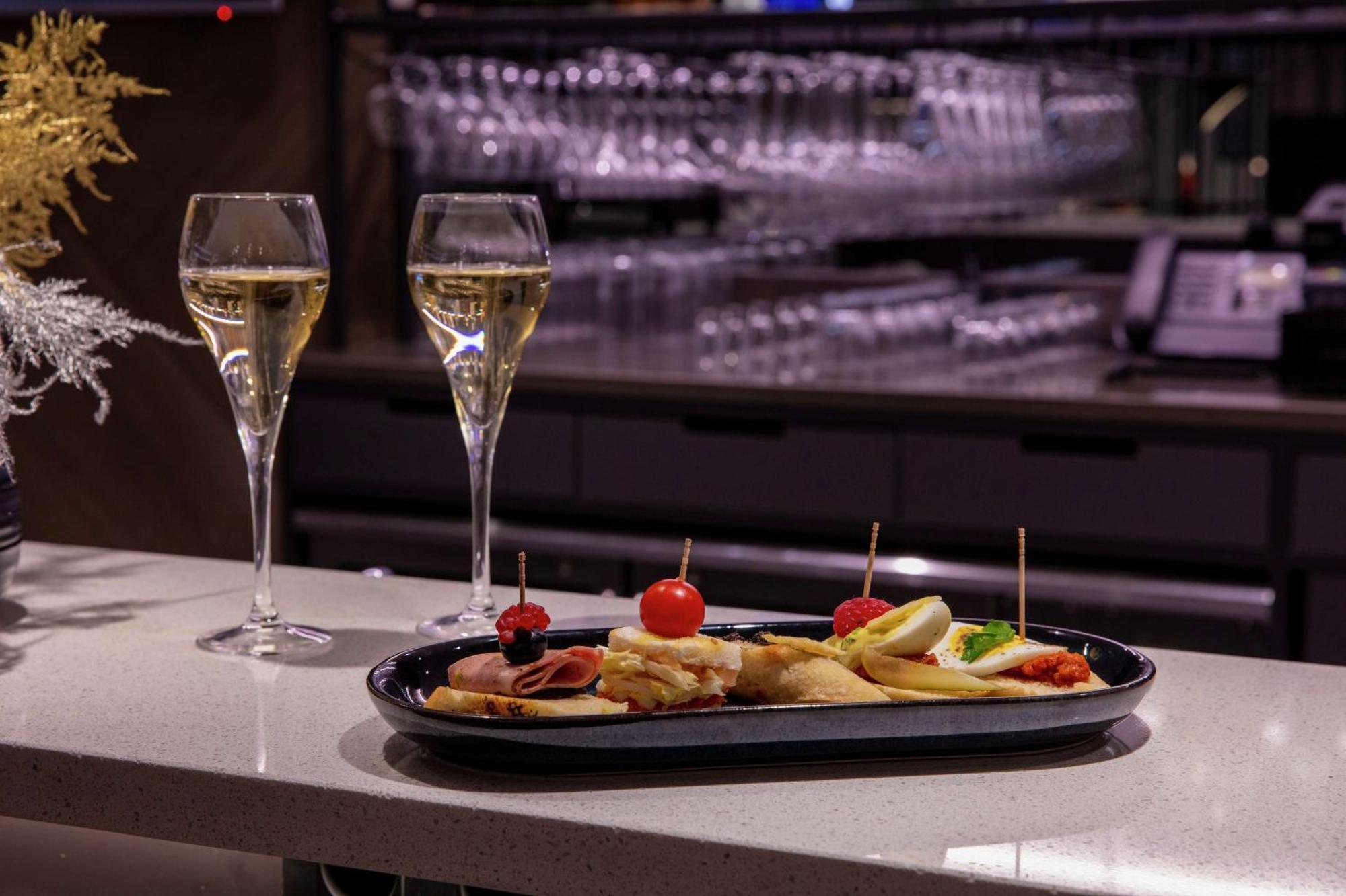 Hilton Garden Inn Paris Orly Airport Rungis Bagian luar foto